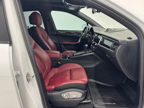 Used 2022 Porsche Macan S image 16
