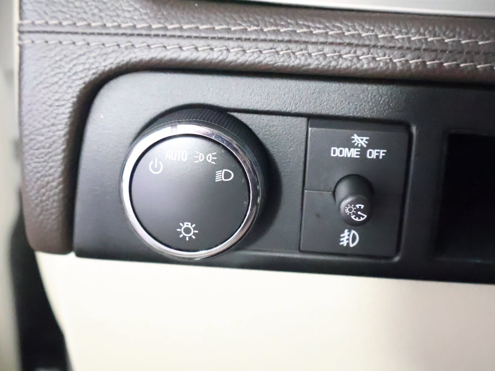 Used 2014 Cadillac Escalade Platinum AWD/4WD image 32