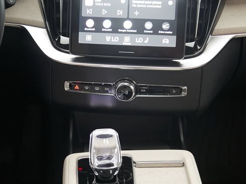 New 2026 Volvo XC90 T8 Plus w/ Protection Package Premier AWD/4WD image 26