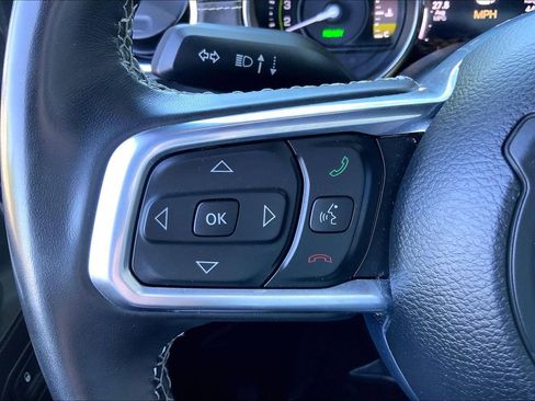 Used 2022 Jeep Wrangler Unlimited Sahara w/ Cold Weather Group AWD/4WD image 18