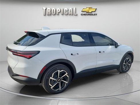 New 2026 Chevrolet Equinox EV LT image 5