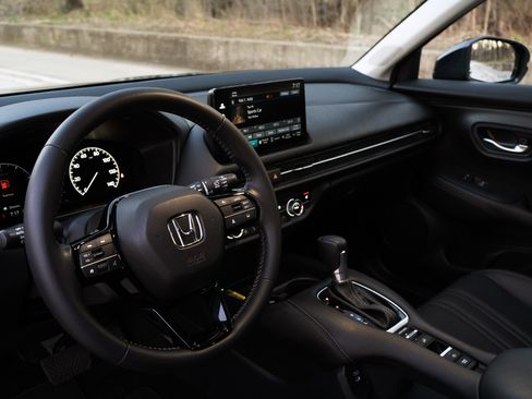 Certified 2025 Honda HR-V EX-L image 16