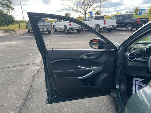 Used 2025 Chevrolet Trax LS image 8