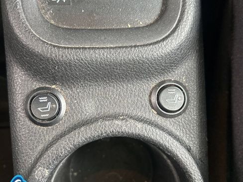 Used 2013 Jeep Wrangler Unlimited Sahara w/ Connectivity Group AWD/4WD image 24