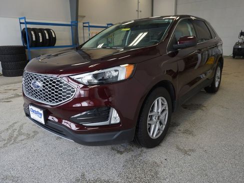 Used 2024 Ford Edge SEL w/ Convenience Package image 6