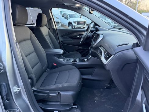 Used 2024 GMC Terrain SLE image 11