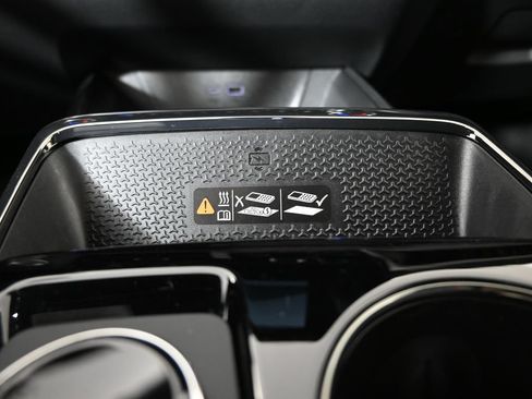 Used 2025 Chevrolet Equinox RS w/ Safety and Technology Package AWD/4WD image 32