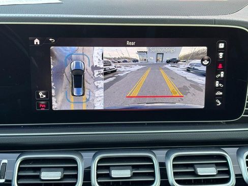 Used 2024 Mercedes-Benz GLS 450 4MATIC image 19