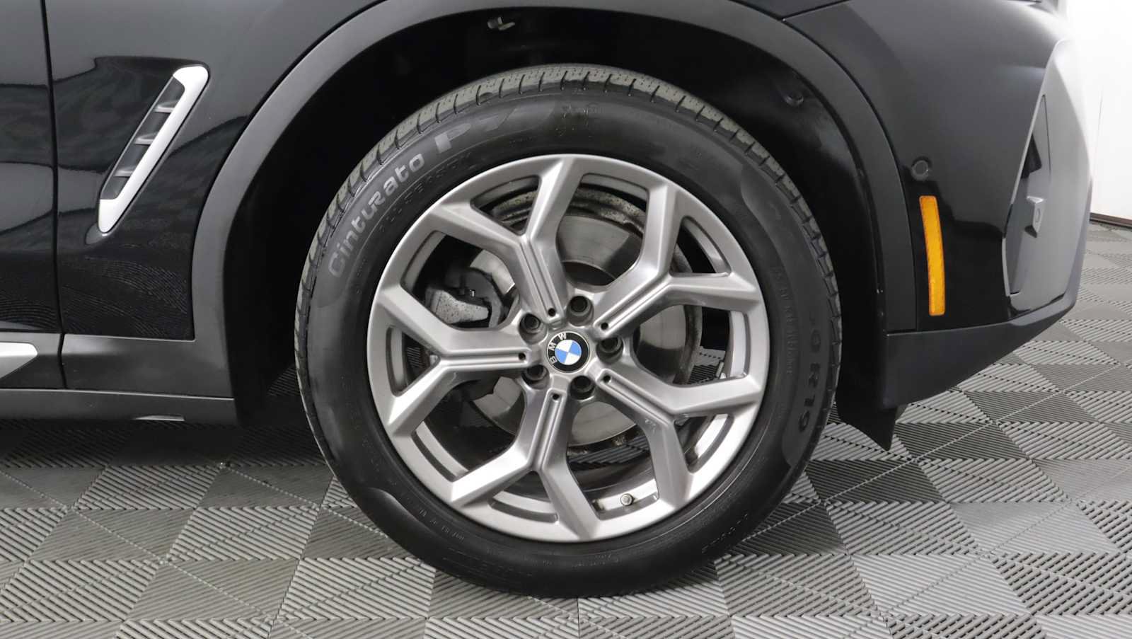Used 2023 BMW X3 xDrive30i w/ Premium Package w/ZPA AWD/4WD image 7