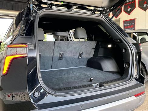 Used 2025 Chevrolet Equinox LT AWD/4WD image 18