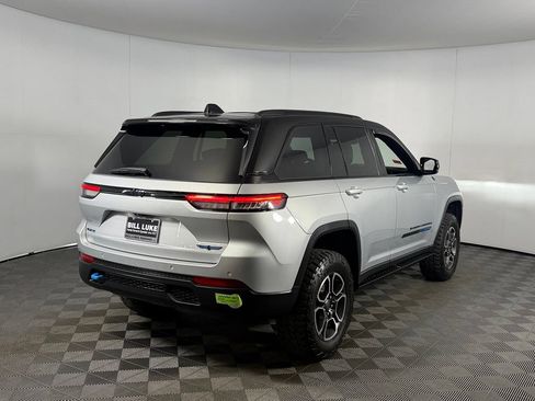 Used 2022 Jeep Grand Cherokee Trailhawk AWD/4WD image 8