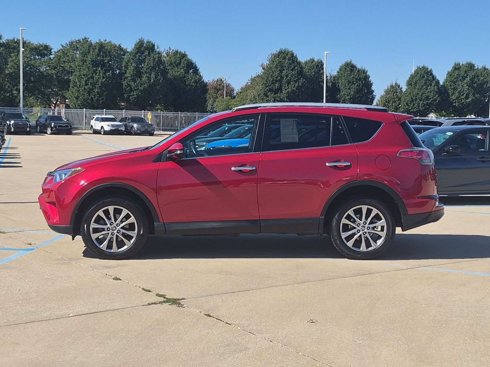 Used 2016 Toyota RAV4 Limited AWD/4WD image 9