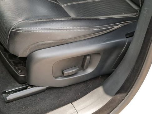 Used 2018 Land Rover Range Rover Velar R-Dynamic SE image 29