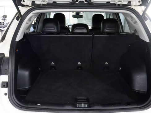 Used 2018 Jeep Compass Latitude FWD image 8