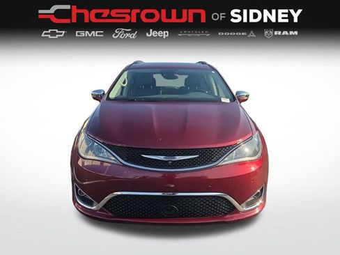 Used 2017 Chrysler Pacifica Limited w/ UConnect Theater Package FWD image 2