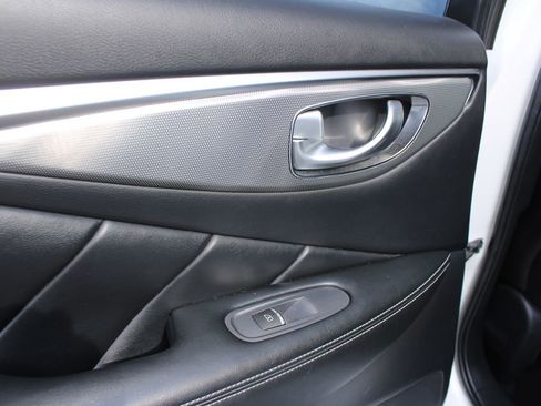 Used 2016 INFINITI Q50 3.0t Premium w/ Driver Assistance Package image 14