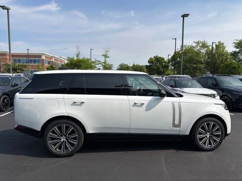 Used 2025 Land Rover Range Rover Long Wheelbase Autobiography AWD/4WD image 6