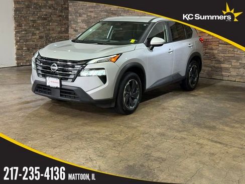 Certified 2025 Nissan Rogue SV image 1