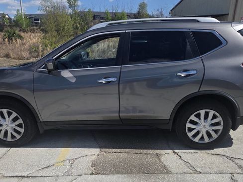 Used 2017 Nissan Rogue S w/ S Appearance Package image 3