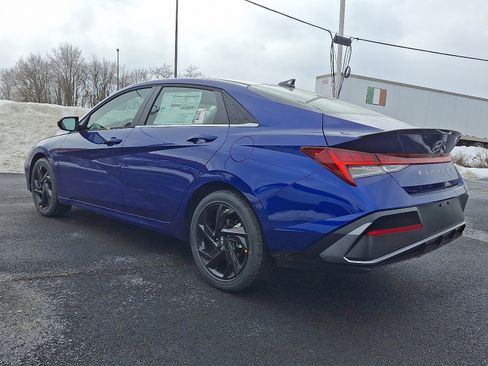 New 2026 Hyundai Elantra SEL Sport Premium FWD image 3