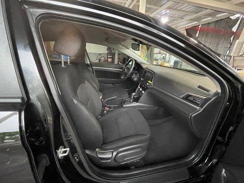 Used 2020 Hyundai Elantra SEL w/ Cargo Package (C1) FWD image 16