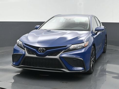 Used 2024 Toyota Camry SE w/ Convenience Package FWD image 2