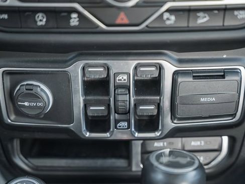 Used 2021 Jeep Wrangler Unlimited Sahara image 32