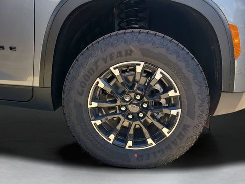 New 2026 Chevrolet Traverse Z71 w/ Enhanced Driving Package image 11