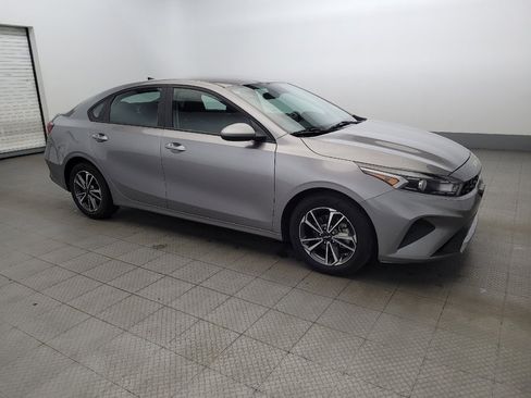 Used 2023 Kia Forte LXS image 11