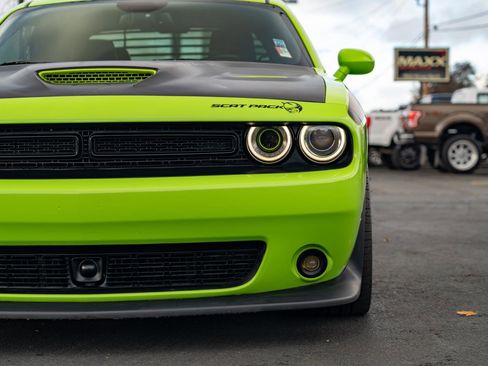 Used 2015 Dodge Challenger R/T Scat Pack w/ Scat Pack Appearance Package image 5