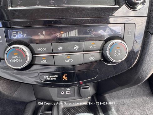 Used 2019 Nissan Rogue SV w/ Premium Package FWD image 35
