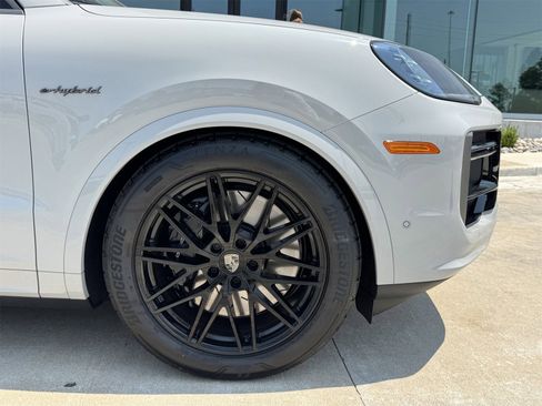 New 2025 Porsche Cayenne Turbo image 11