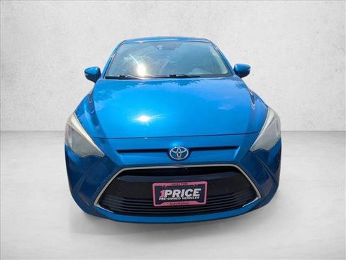 Used 2018 Toyota Yaris iA FWD image 2