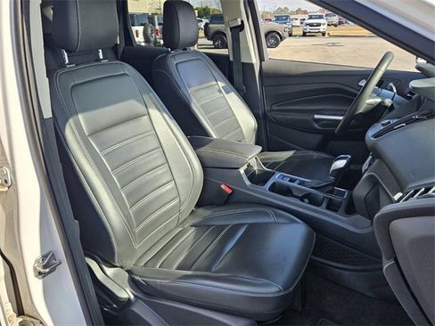 Used 2019 Ford Escape SEL image 16