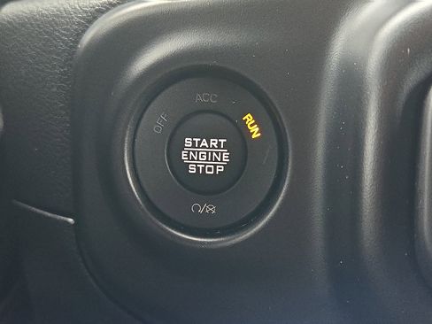 Used 2022 Jeep Wrangler Unlimited Sahara image 23