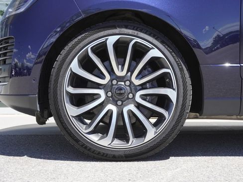 Used 2019 Land Rover Range Rover Supercharged AWD/4WD image 32