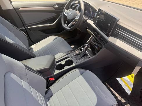 New 2026 Volkswagen Jetta SE FWD image 12