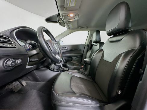 Used 2020 Jeep Compass Latitude FWD image 13