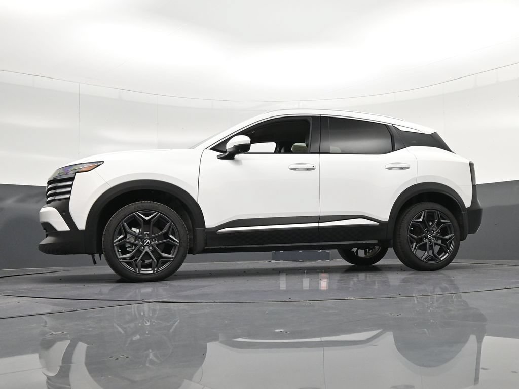 Used 2025 Nissan Kicks SR FWD image 35