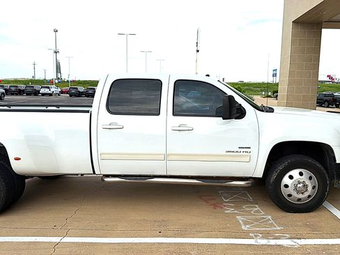 Used 2010 GMC Sierra 3500 SLT w/ SLT Convenience Package AWD/4WD image 5