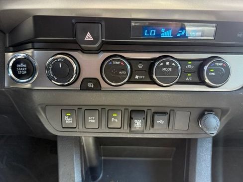 Used 2023 Toyota Tacoma SR5 AWD/4WD image 22