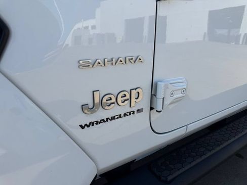 Used 2023 Jeep Wrangler Unlimited Sahara w/ Cold Weather Group AWD/4WD image 24