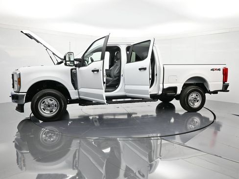 New 2026 Ford F250 XL w/ XL Chrome Package AWD/4WD image 27