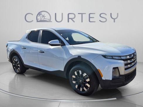 Used 2025 Hyundai Santa Cruz SE FWD image 7