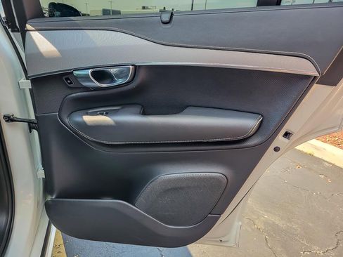 Used 2022 Volvo XC90 T8 R-Design w/ Advanced Package image 21