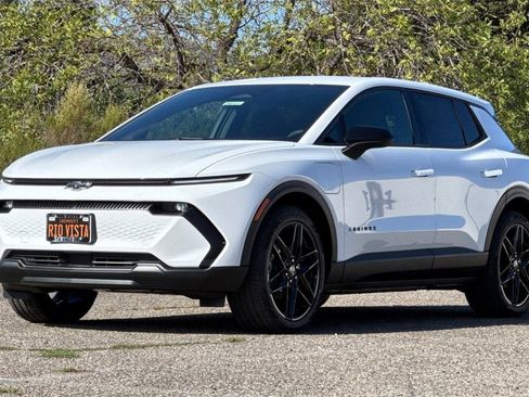 New 2026 Chevrolet Equinox EV LT w/ LPO, Blackout Package image 8