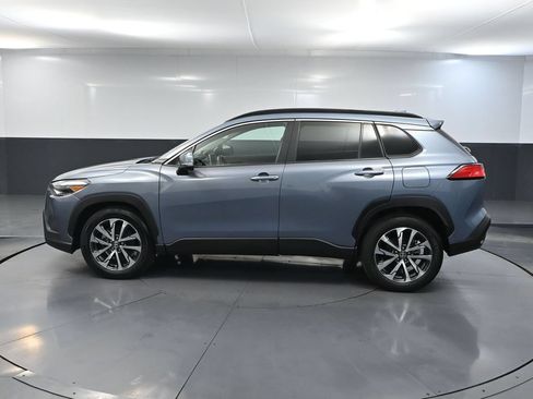 Used 2024 Toyota Corolla Cross XLE w/ Convenience Package AWD/4WD image 9