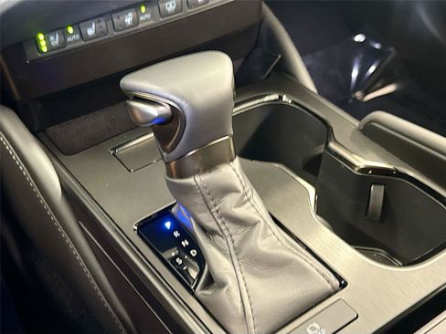 Used 2025 Lexus ES 350 w/ Premium Package FWD image 16