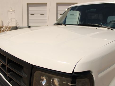 Used 1993 Ford Bronco XLT AWD/4WD image 36