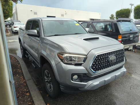 Used 2019 Toyota Tacoma TRD Sport w/ Technology Package RWD image 1